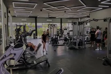 Muscle Beach Club
